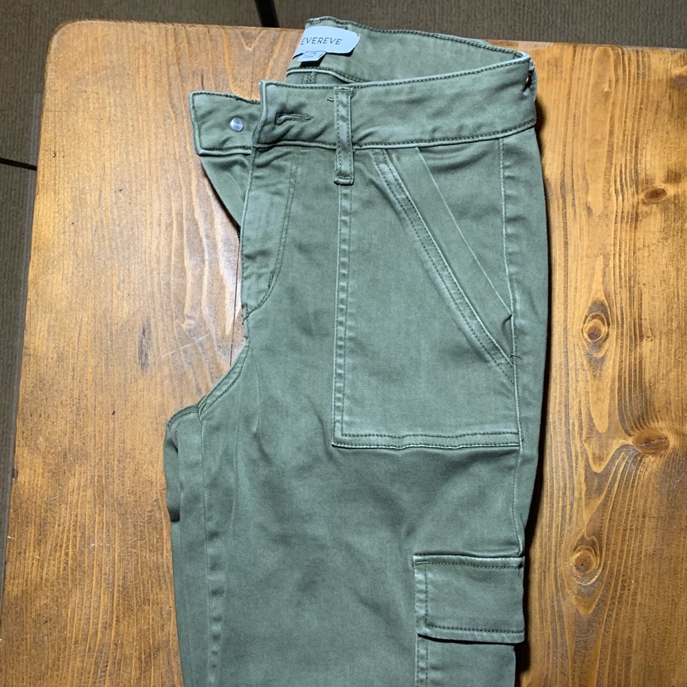 Cropped Green pants
